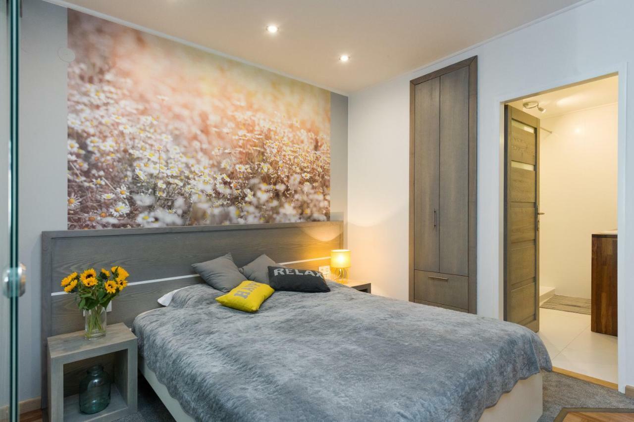 Sunflower Apartment Cracovie Extérieur photo